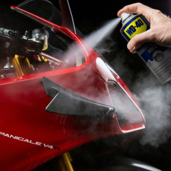WD40 SPECIALIST MOTO LUCIDANTE AL SILICONE