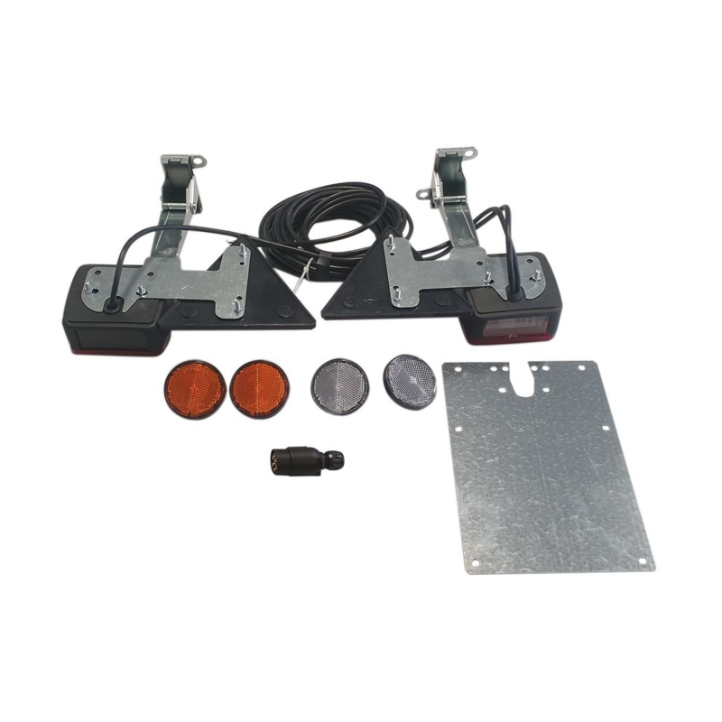 KIT LUCI POSETRIORI ALOGENE CON TRIANGOLI, PORTATARGA E STAFFE VERTICALI RIBALTABILI A SCATTO, CAVI 7,5 M + 2,5 M
